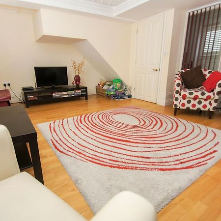 Kemp Town House - Parking - By Brighton Holiday Lets מראה חיצוני תמונה