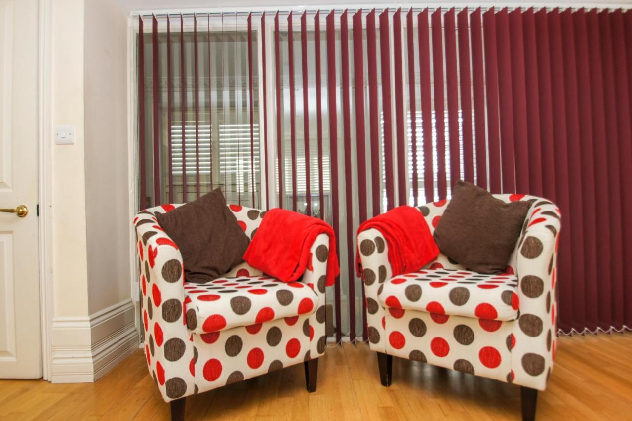 Kemp Town House - Parking - By Brighton Holiday Lets מראה חיצוני תמונה