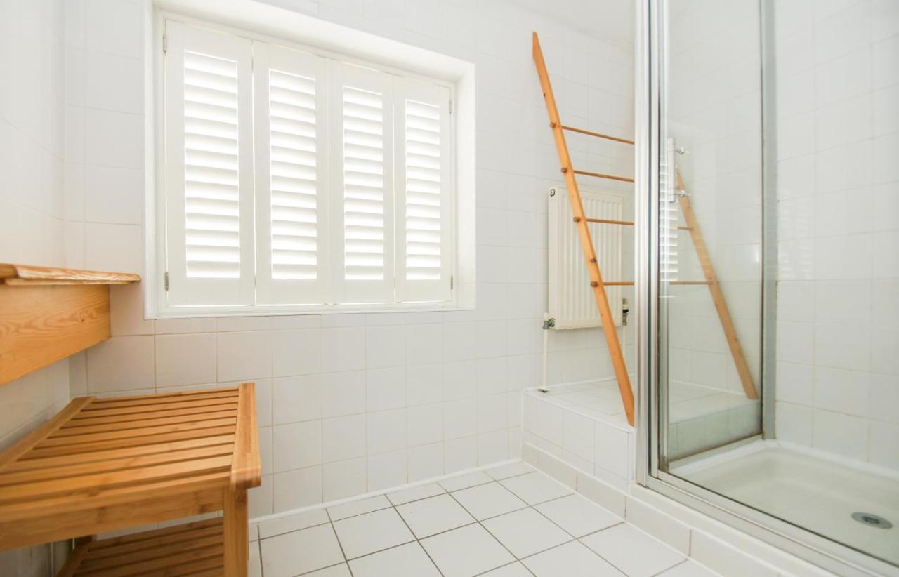 Kemp Town House - Parking - By Brighton Holiday Lets מראה חיצוני תמונה