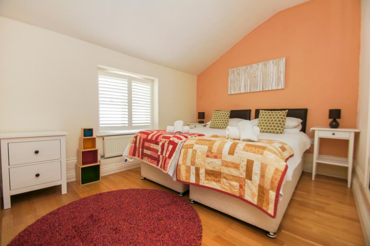 Kemp Town House - Parking - By Brighton Holiday Lets מראה חיצוני תמונה