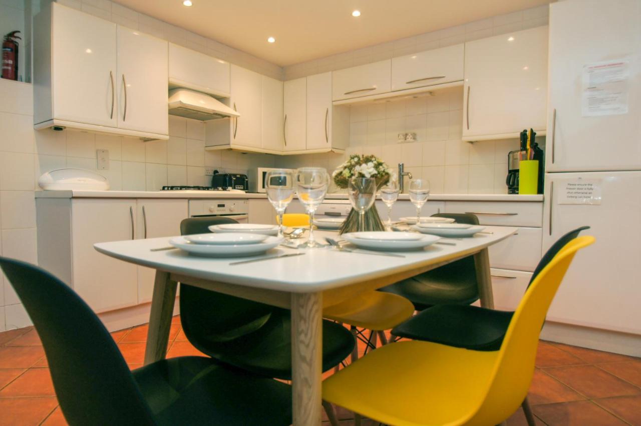 Kemp Town House - Parking - By Brighton Holiday Lets מראה חיצוני תמונה