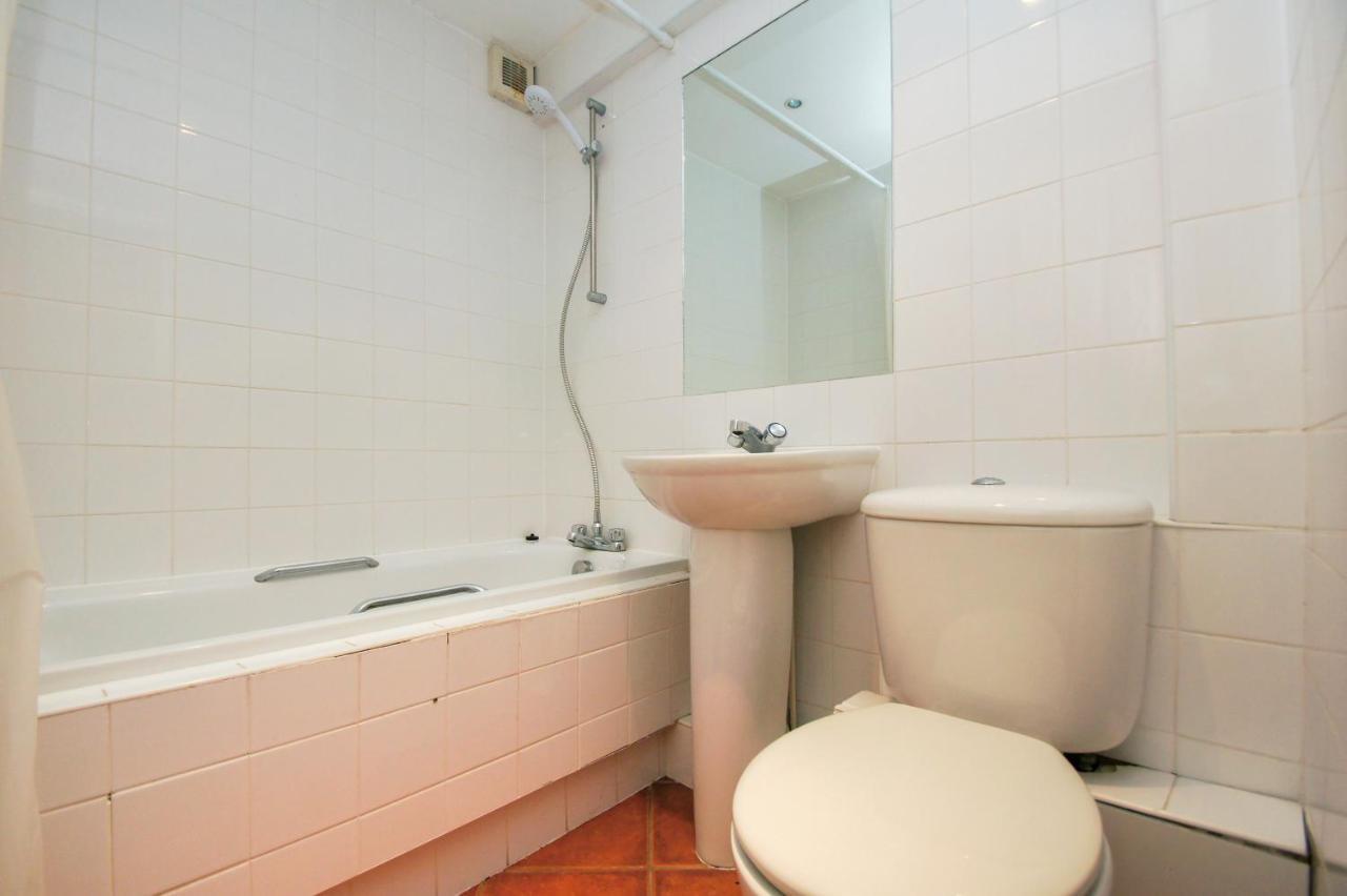 Kemp Town House - Parking - By Brighton Holiday Lets מראה חיצוני תמונה